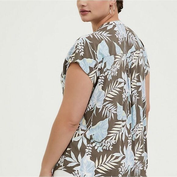 Torrid top   - Picture 3 of 4